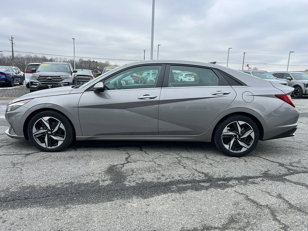 Used 2021 Hyundai Elantra Limited image 2