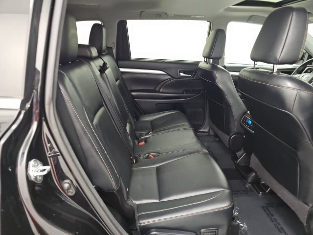 Used 2016 Toyota Highlander XLE AWD/4WD image 37