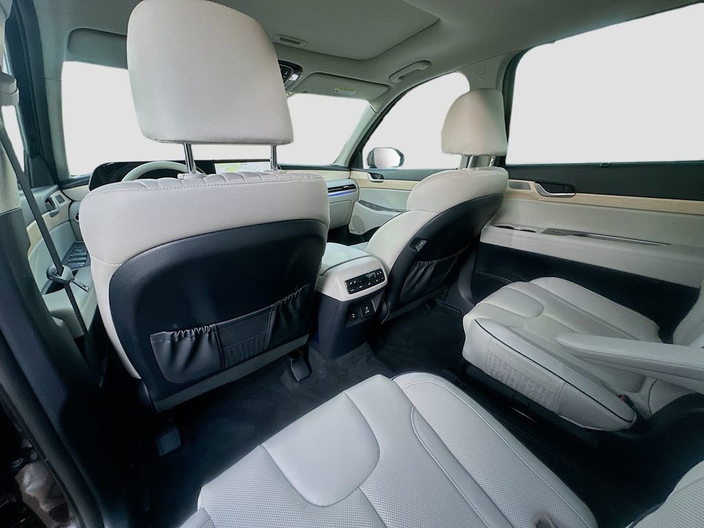 Used 2024 Hyundai Palisade Limited image 24