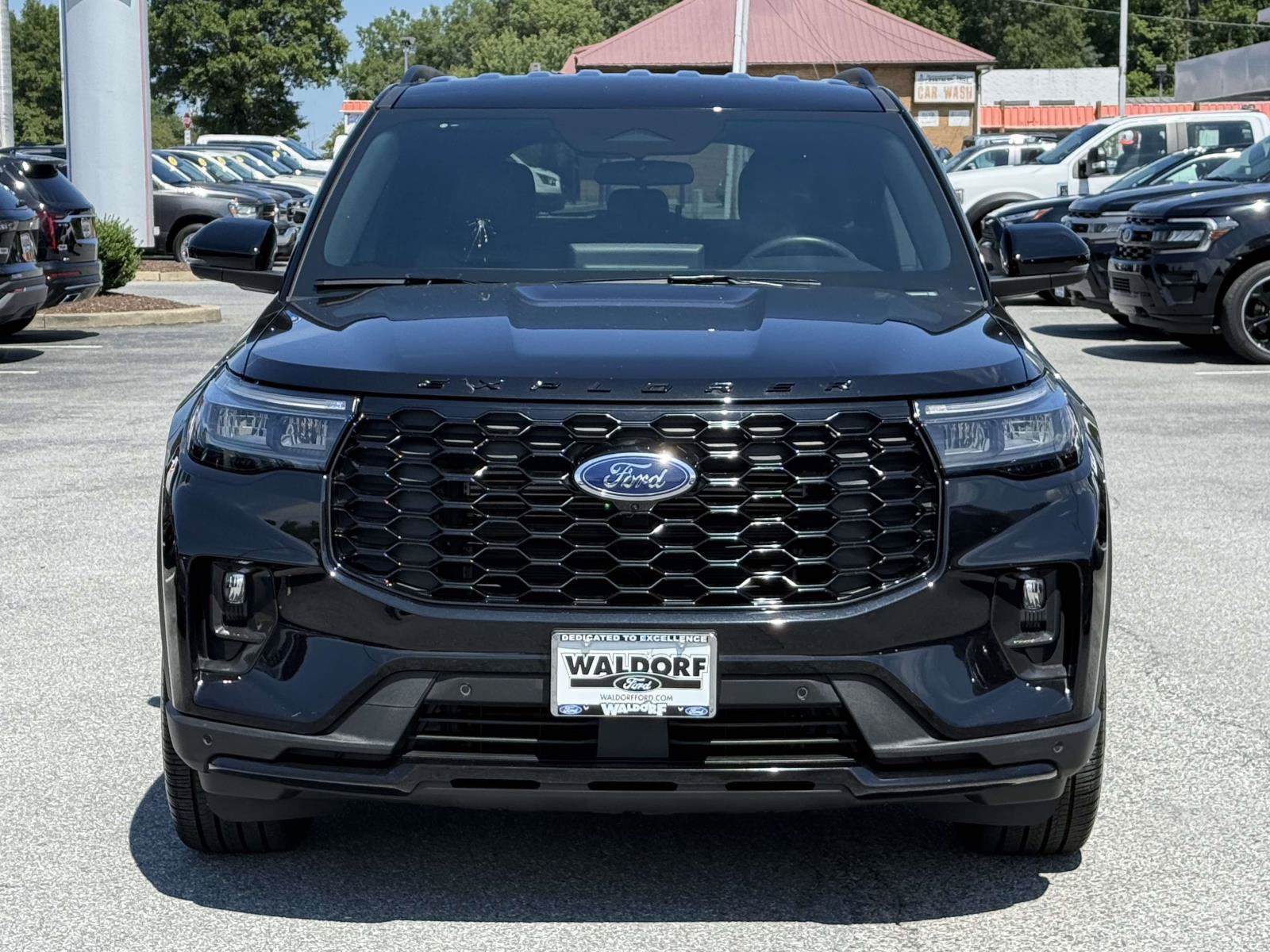 Used 2025 Ford Explorer ST-Line w/ ST-Line Street Pack AWD/4WD image 6