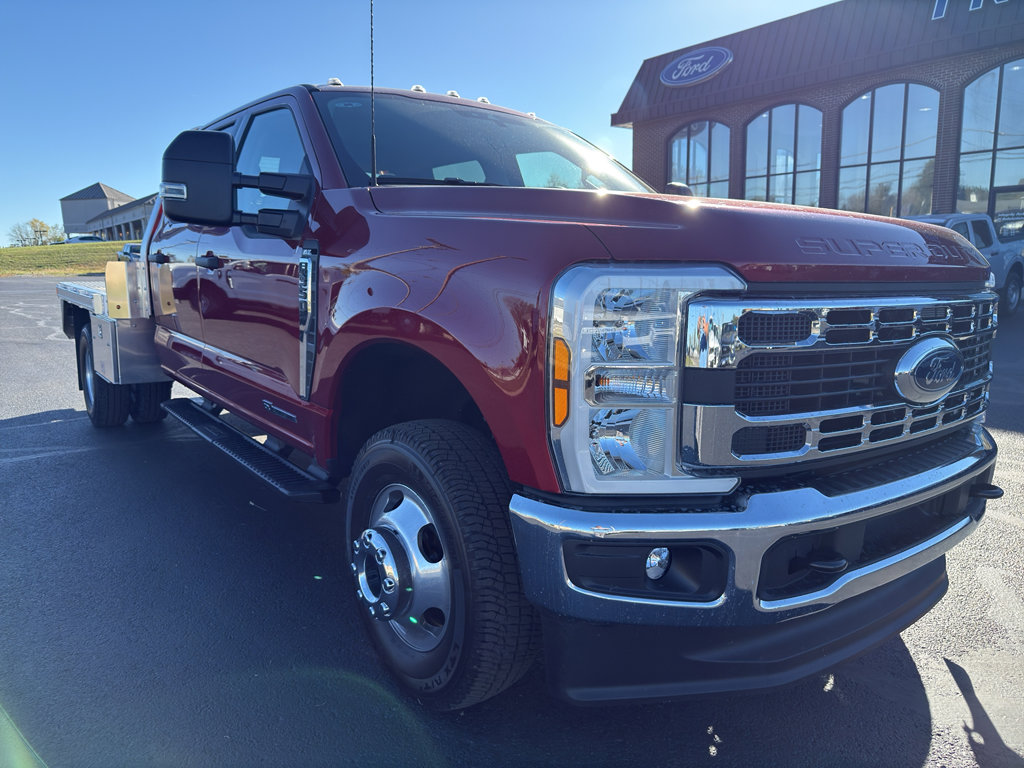 New 2026 Ford F350 XLT image 2
