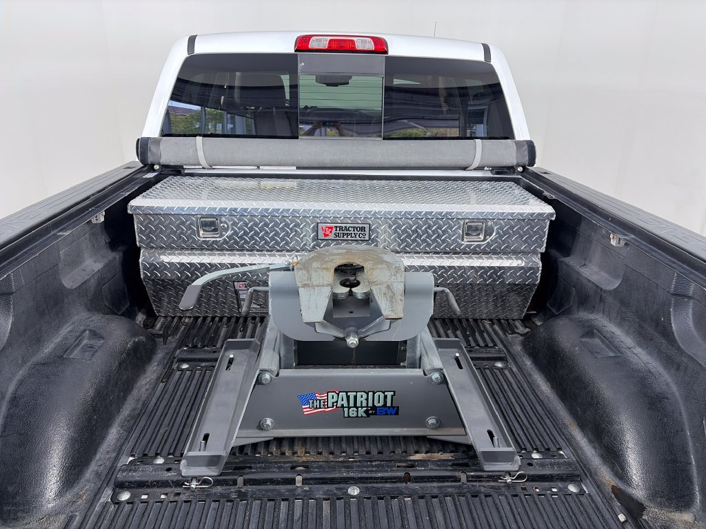 Used 2015 GMC Sierra 2500 Denali w/ Duramax Plus Package AWD/4WD image 26