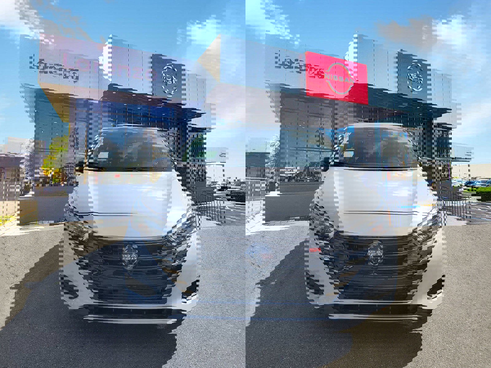 New 2025 Nissan Versa SR w/ Trunk Package image 2