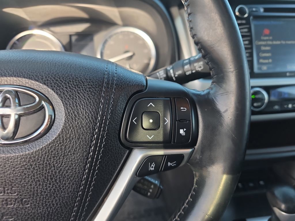 Used 2017 Toyota Highlander Limited Platinum image 19