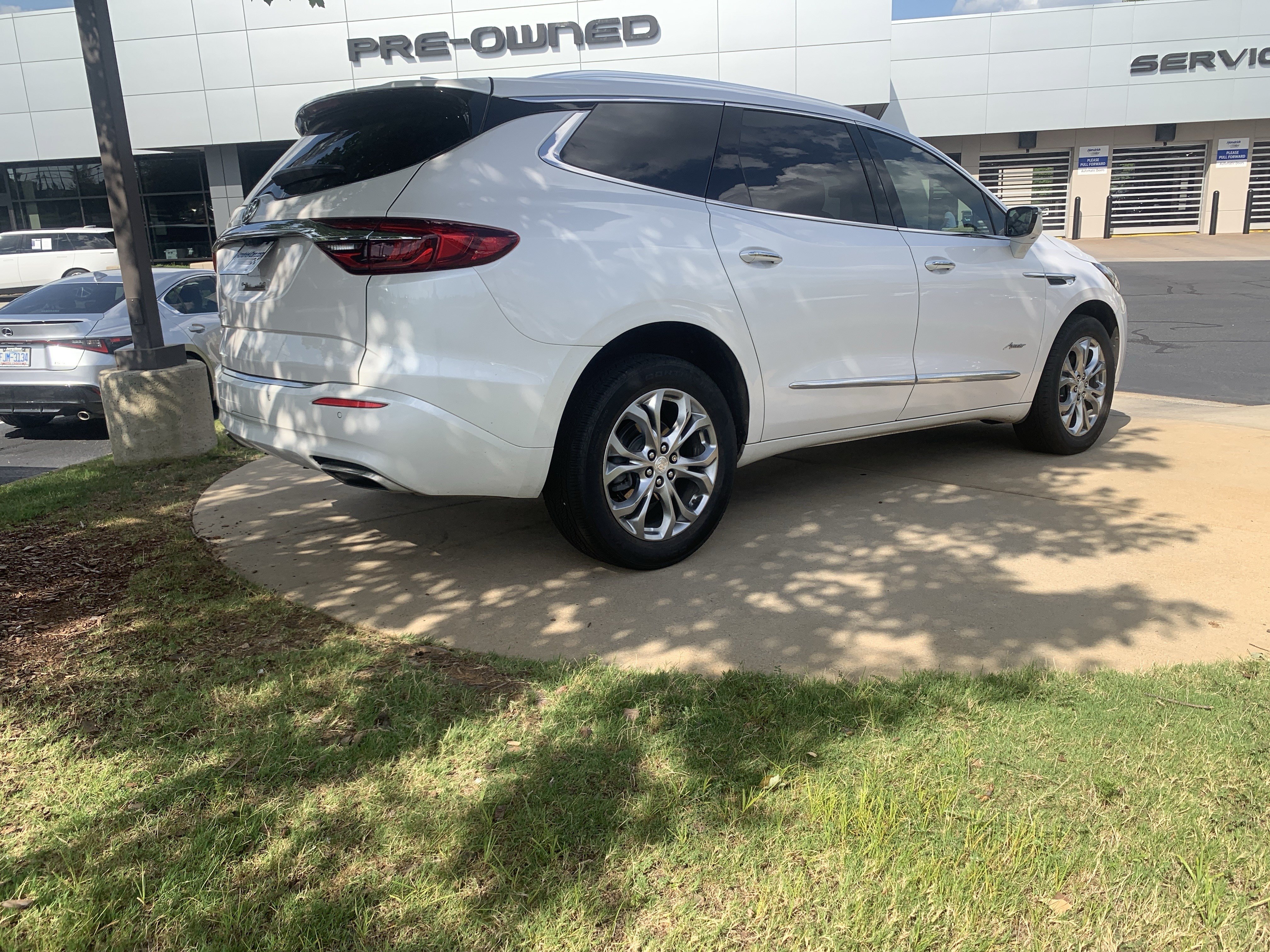 Used 2021 Buick Enclave Avenir w/ Avenir Technology Package FWD image 28