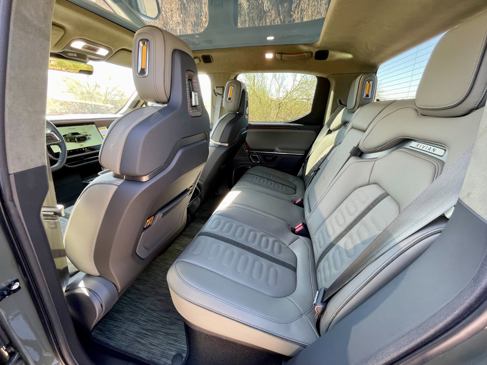 Used 2022 Rivian R1T Launch Edition image 32