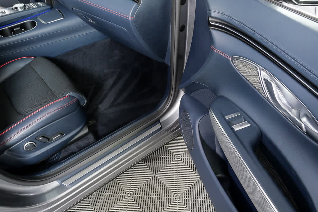 Used 2022 Genesis GV70 2.5T w/ Sport Prestige Package image 25