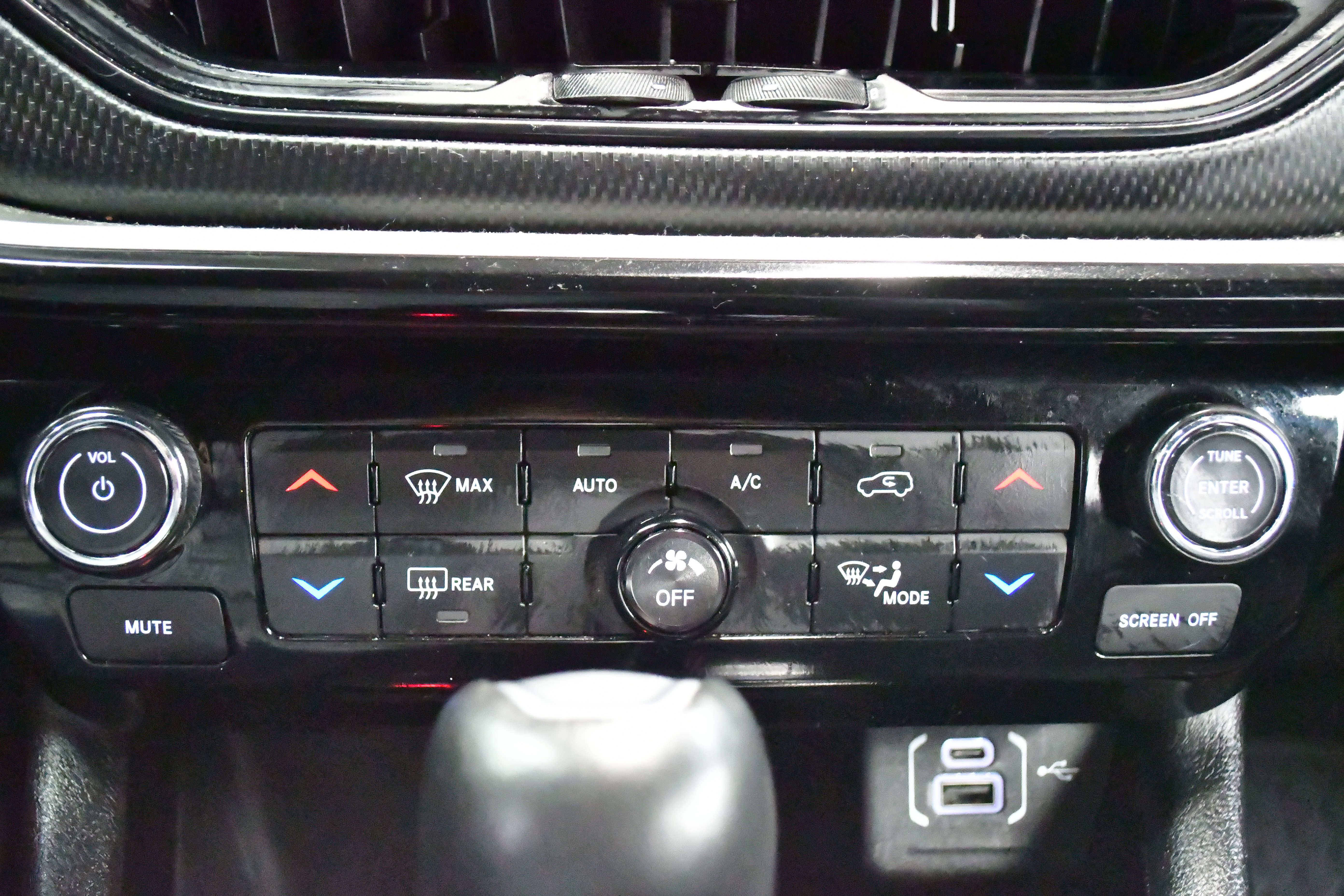 Used 2025 Jeep Compass Trailhawk image 28