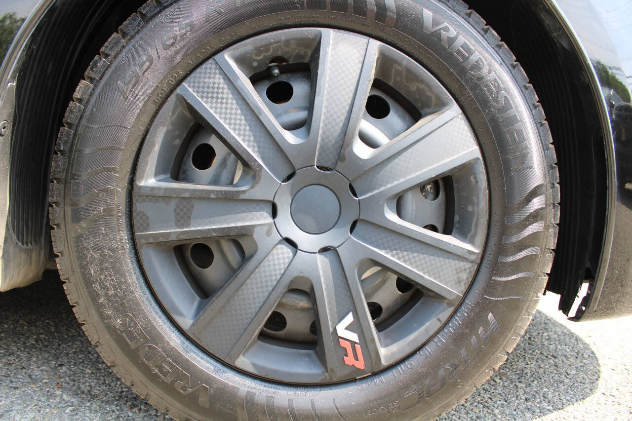 Used 2017 Kia Forte LX FWD image 21
