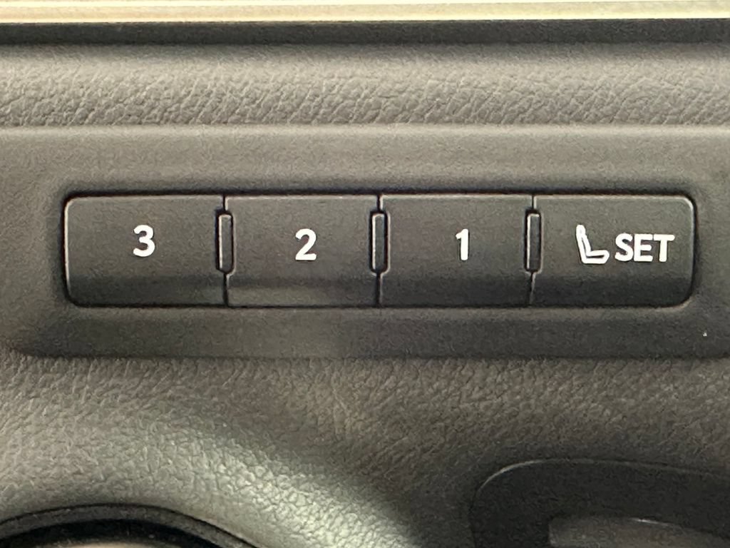 Used 2023 Lexus ES 350 w/ Accessory Package (Z1) FWD image 40
