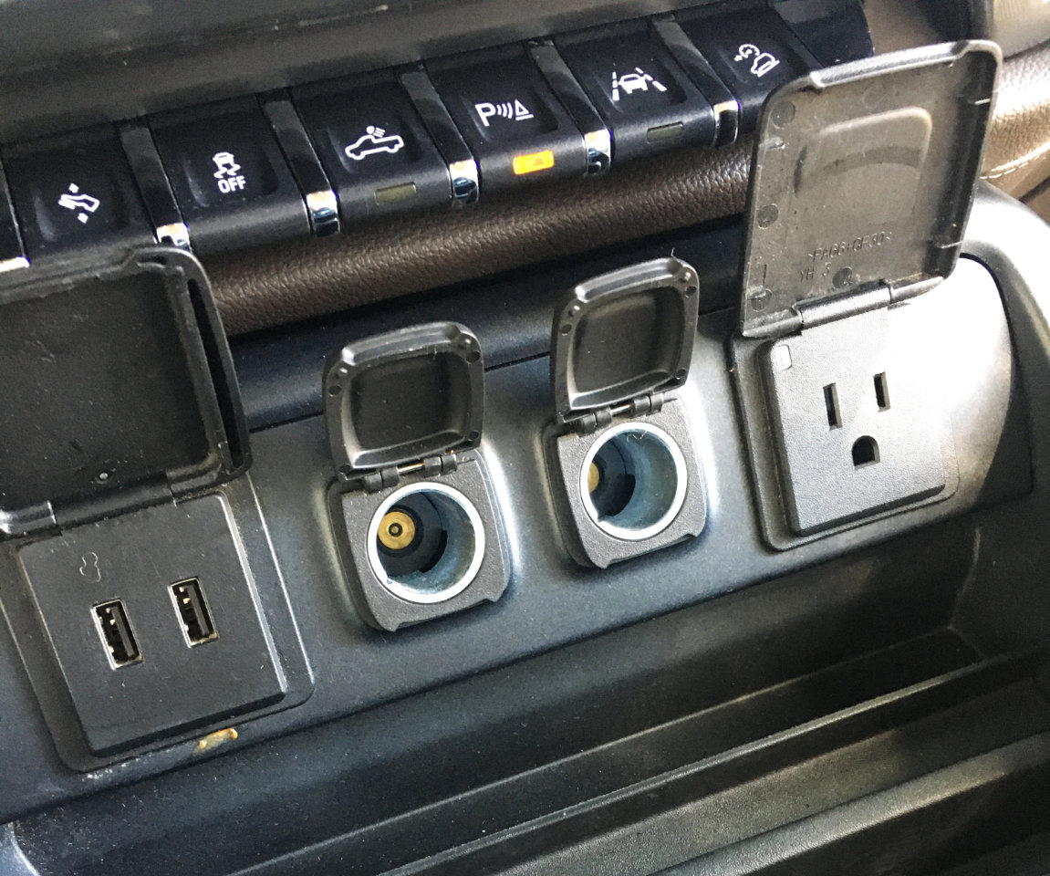 Used 2017 Chevrolet Silverado 1500 LTZ Z71 w/ LTZ Plus Package image 28