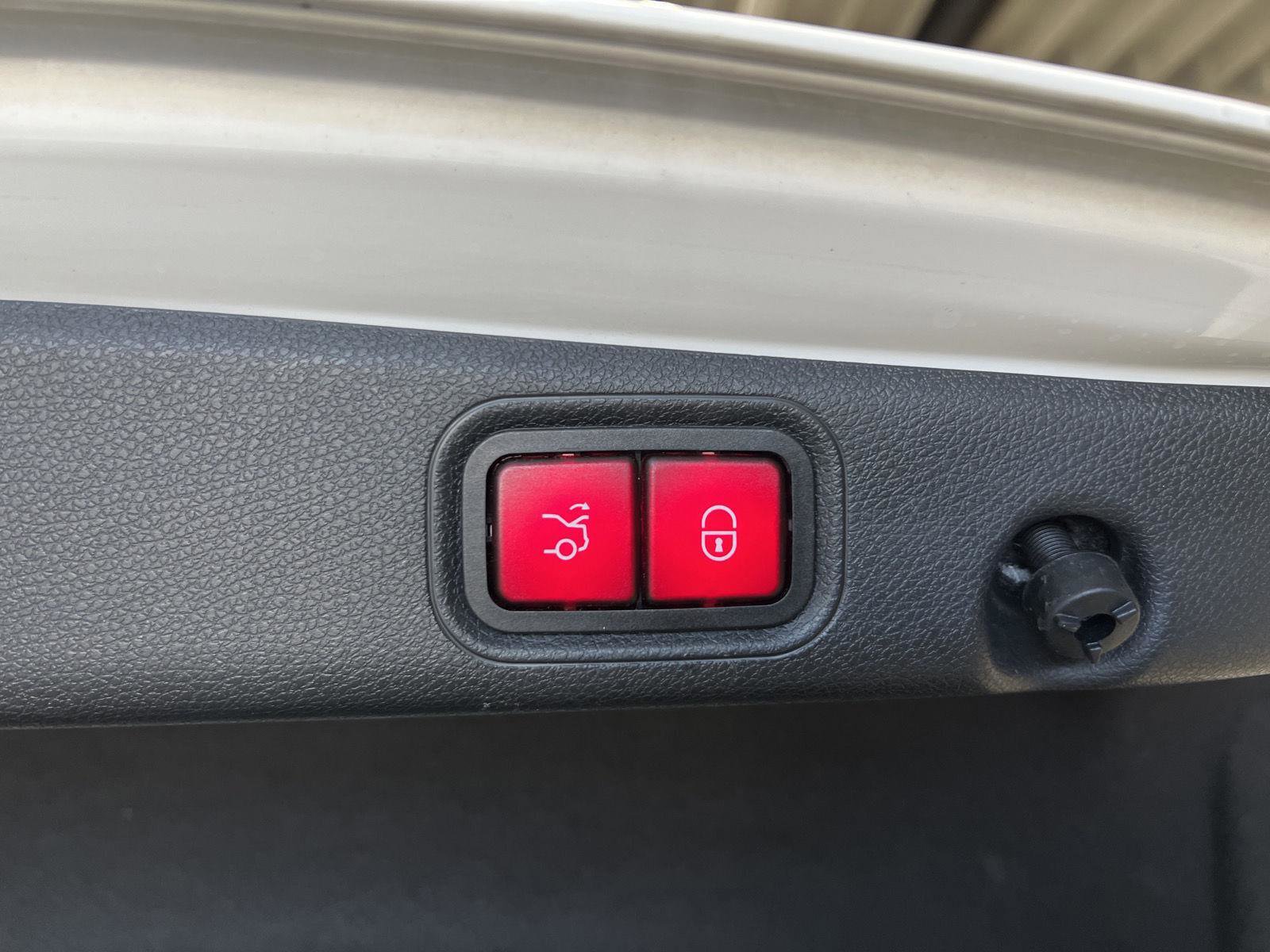 Used 2020 Mercedes-Benz E 350 4MATIC Sedan image 14