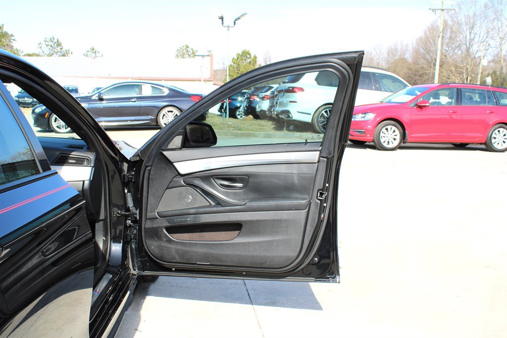 Used 2016 BMW 550i Sedan RWD image 27