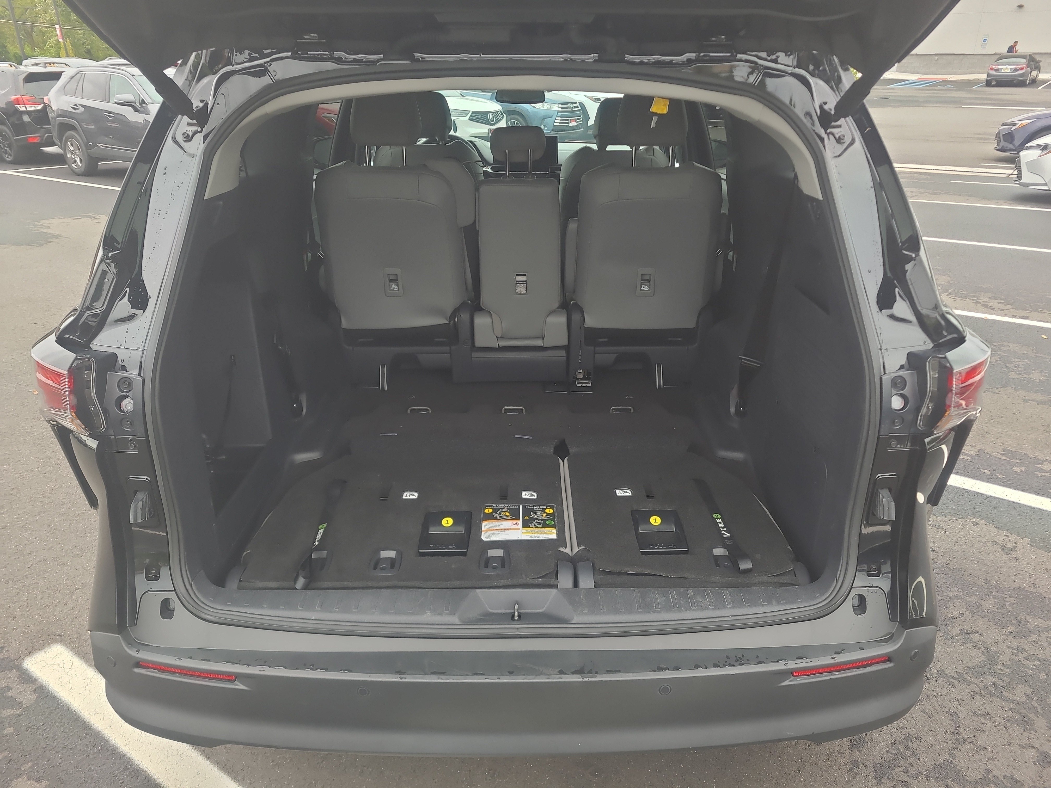 Certified 2026 Toyota Sienna XLE FWD image 31