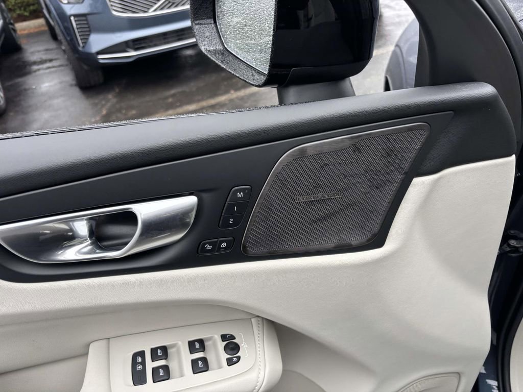New 2026 Volvo XC60 B5 Ultra w/ Protection Package Premier image 12