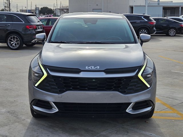 Used 2024 Kia Sportage LX image 2