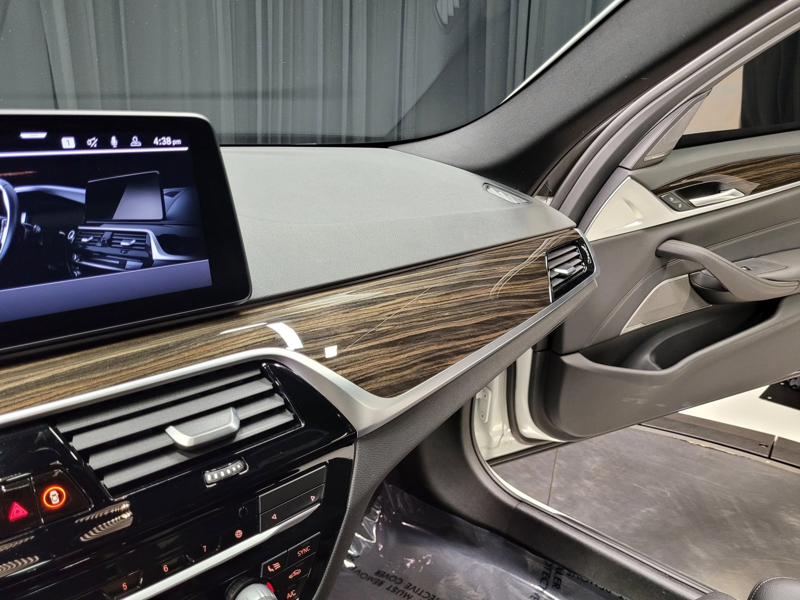 Used 2021 BMW 540i w/ M Sport Package image 27