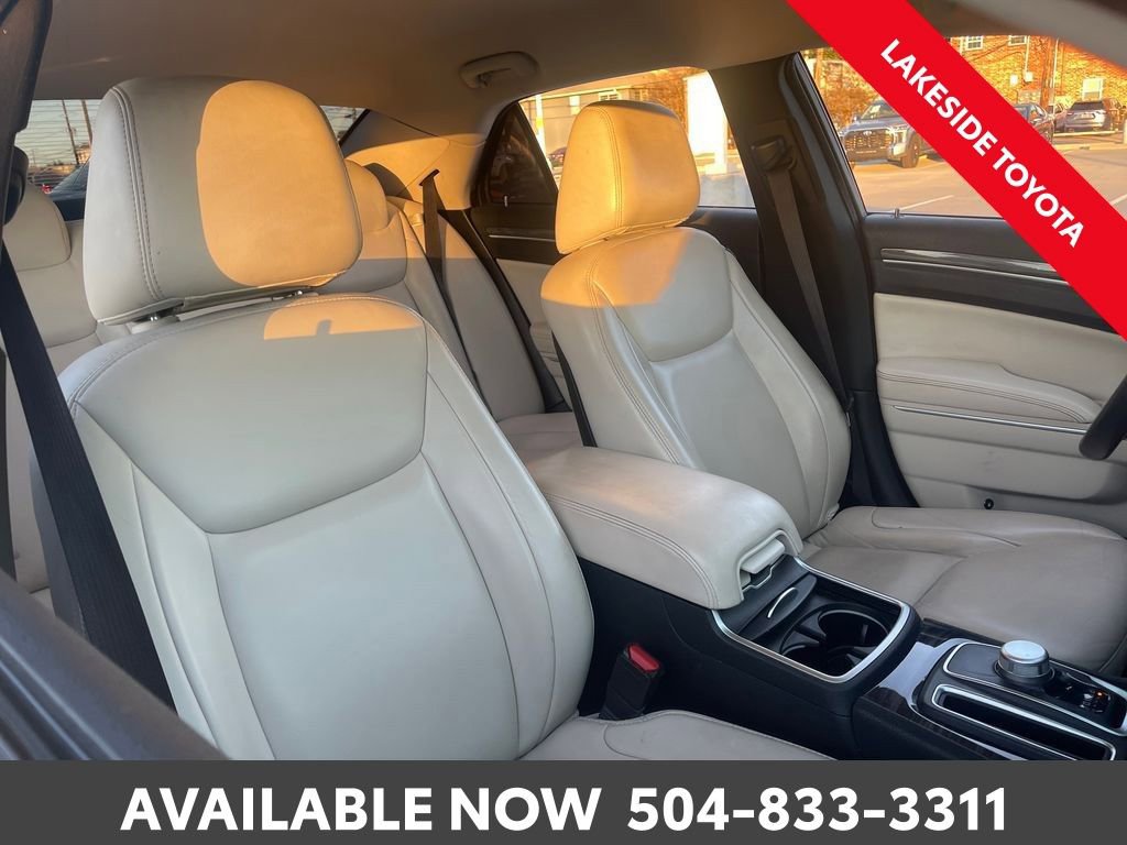 Used 2021 Chrysler 300 Touring L image 14