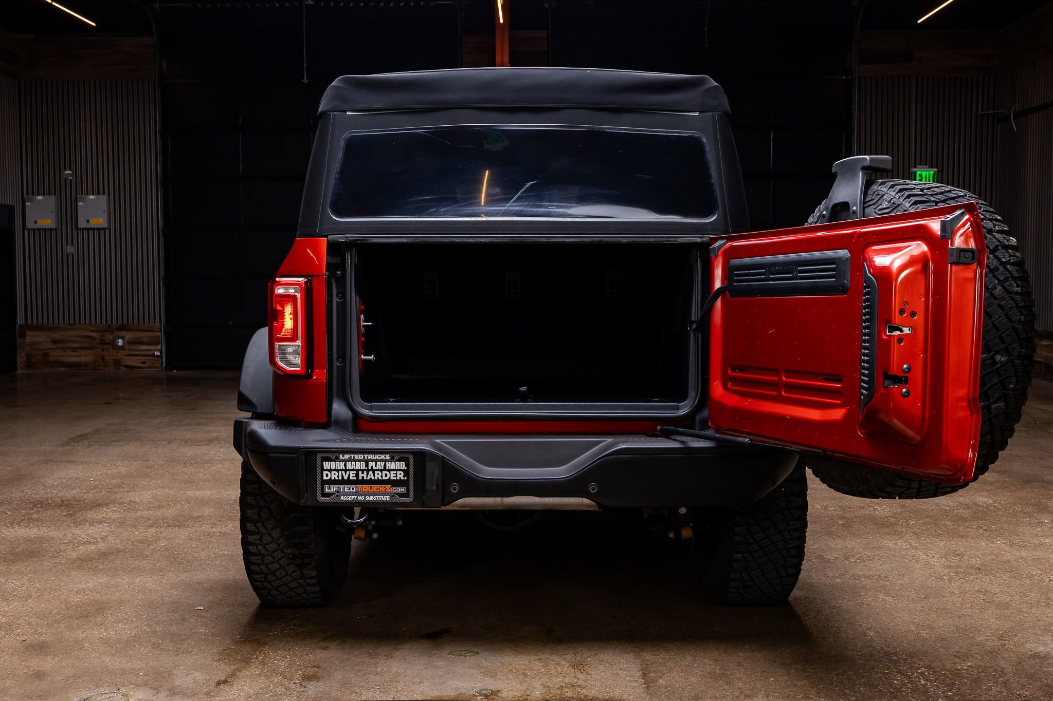 Used 2023 Ford Bronco Black Diamond w/ Sasquatch Package image 14