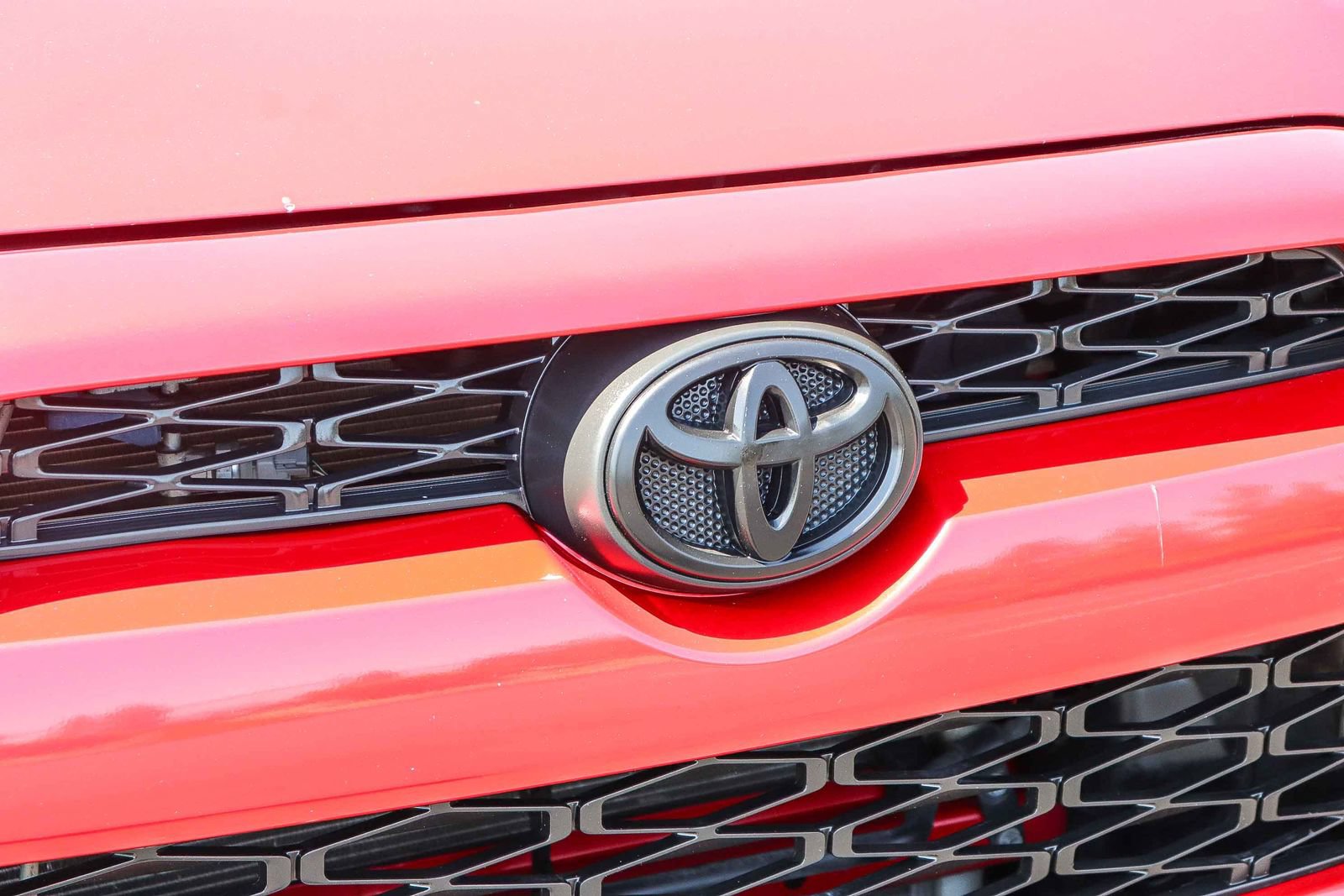 Used 2017 Toyota 4Runner SR5 AWD/4WD image 13