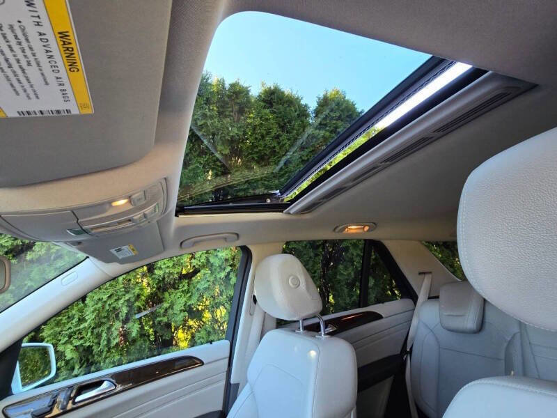 Used 2015 Mercedes-Benz ML 250 BlueTEC 4MATIC image 4