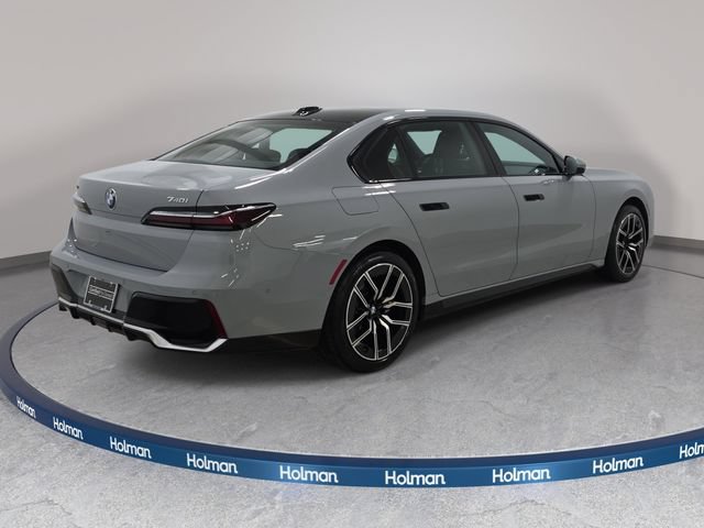 Certified 2025 BMW 740i xDrive AWD/4WD image 5