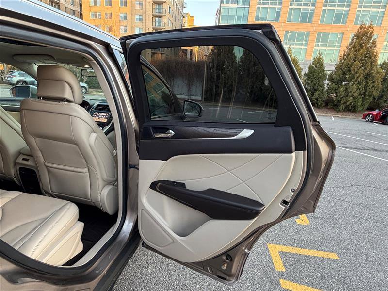 Used 2018 Lincoln MKC Reserve w/ Lincoln MKC Climate Package image 25