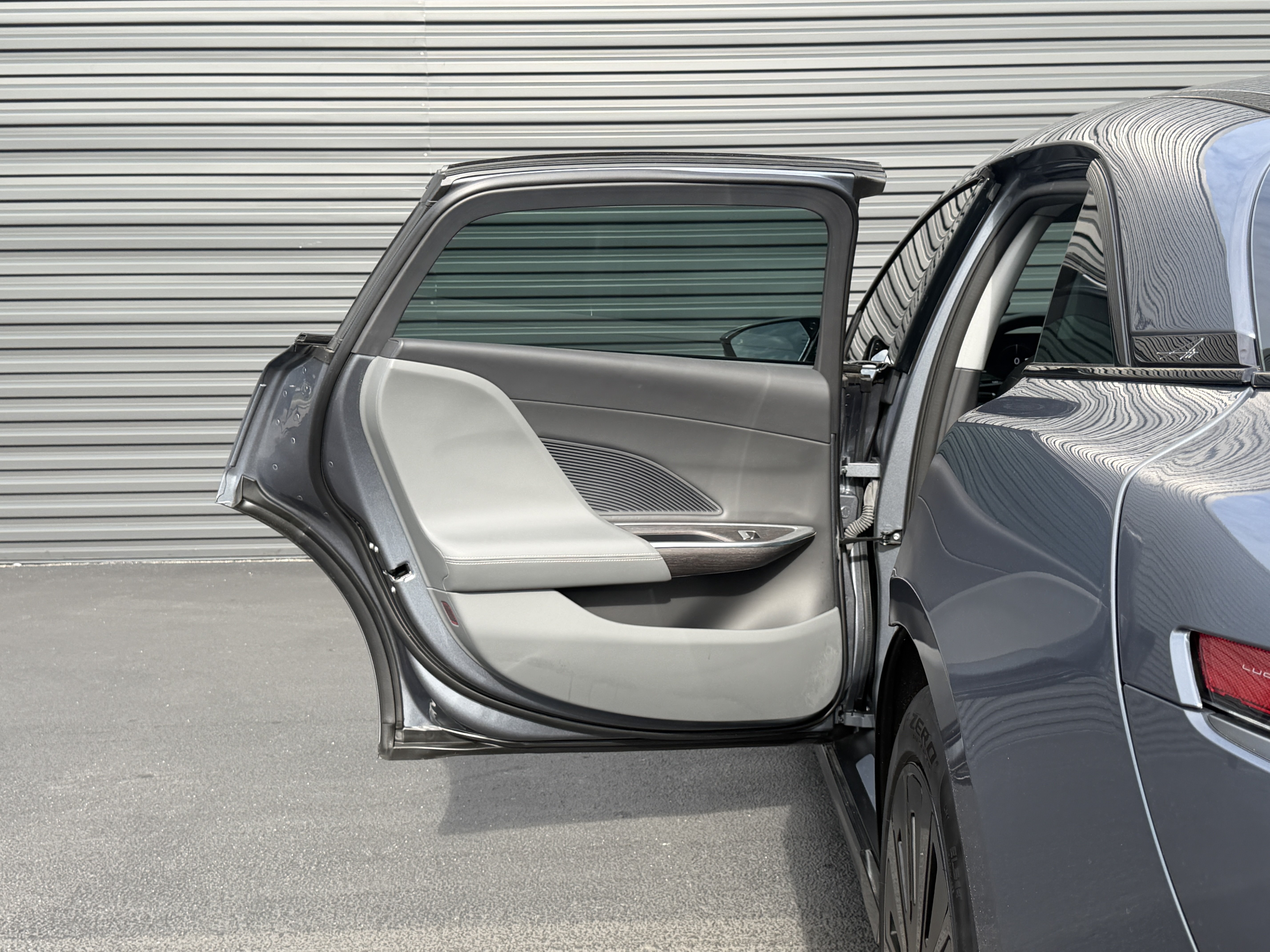Used 2025 Lucid Air Pure RWD image 22