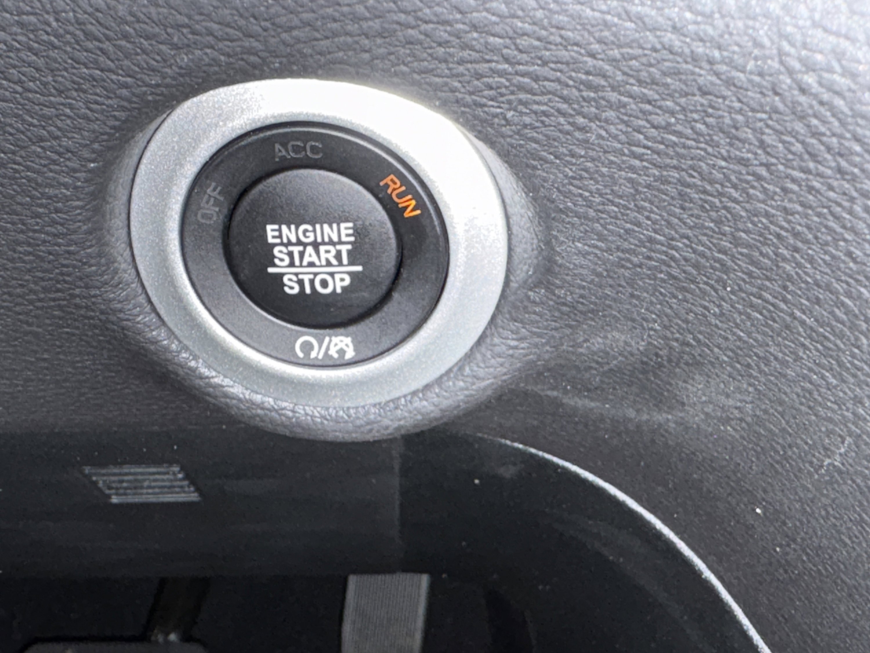 Used 2025 Chrysler Pacifica Limited image 18