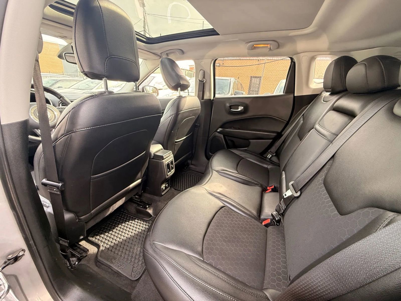 Used 2019 Jeep Compass Latitude image 24