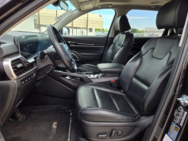 Used 2025 Kia Telluride S AWD/4WD image 24