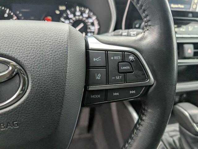 Used 2021 Toyota Highlander XSE image 18