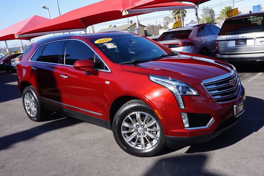 Used 2017 Cadillac XT5 Luxury w/ Driver Awareness Package AWD/4WD image 2