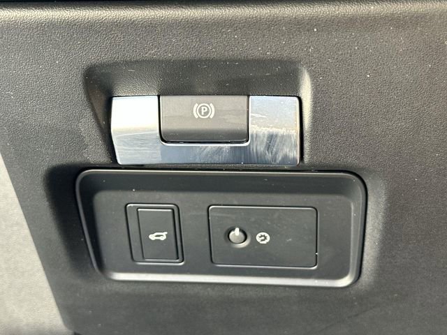 Used 2023 Land Rover Discovery Sport S AWD/4WD image 17
