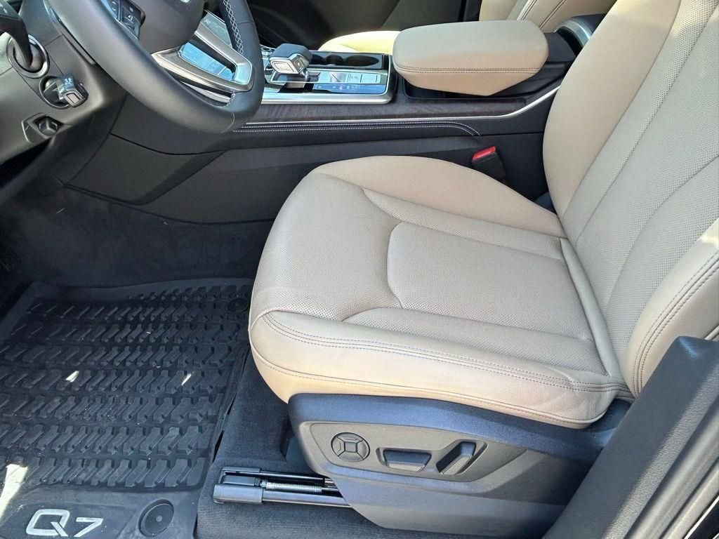 Used 2025 Audi Q7 3.0T Premium Plus image 14