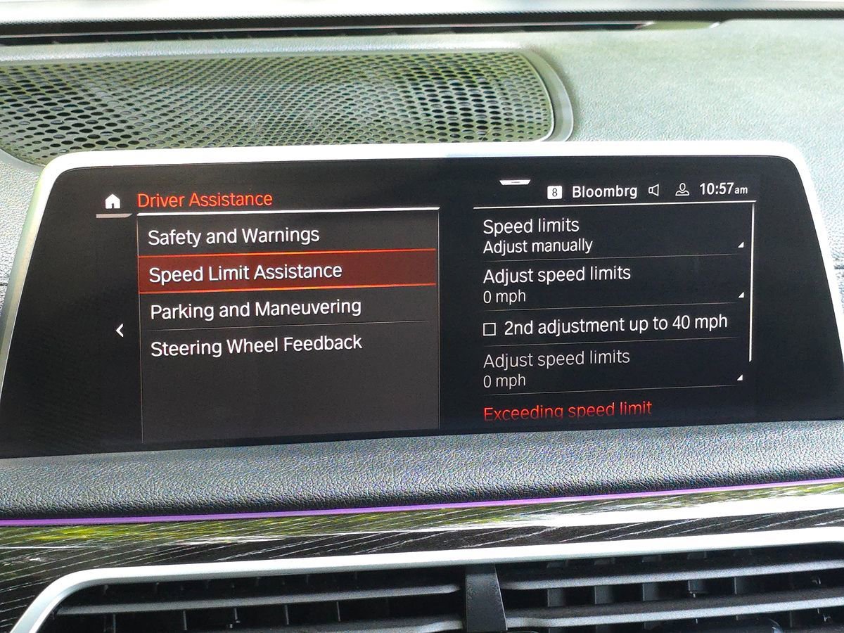 Used 2022 BMW 740i xDrive w/ M Sport Package AWD/4WD image 43