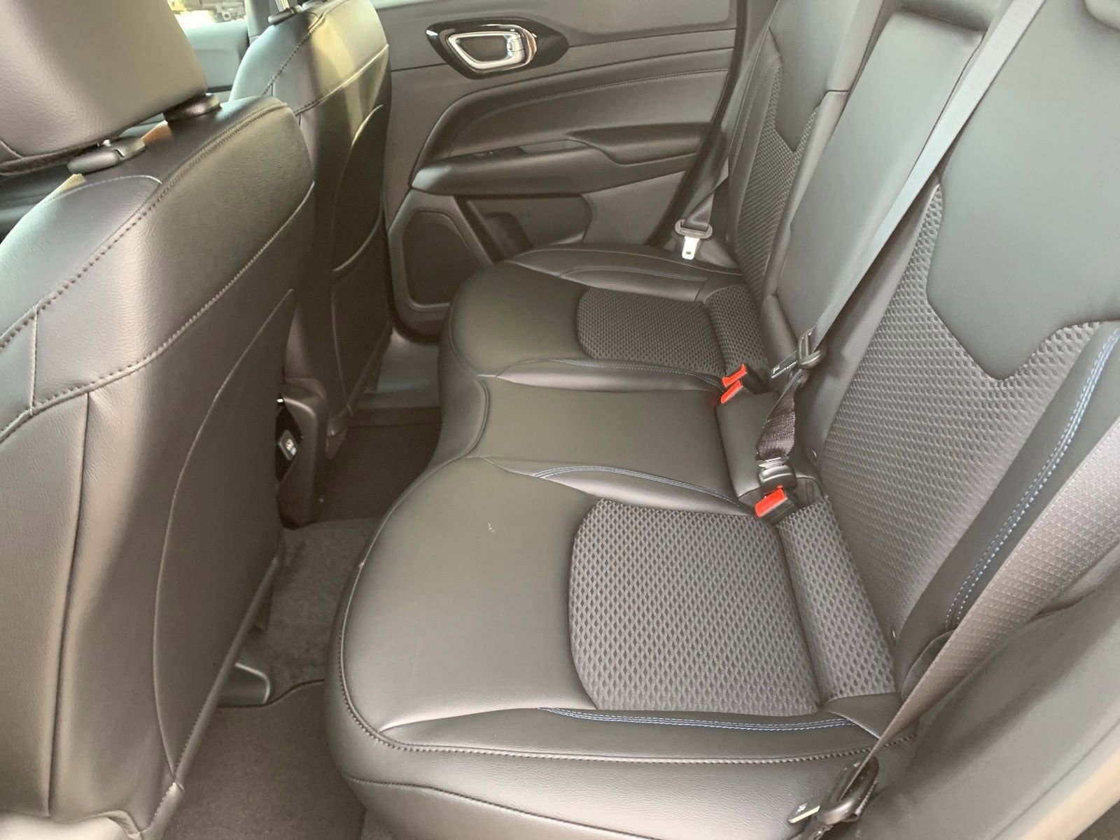 New 2026 Jeep Compass Latitude AWD/4WD image 24