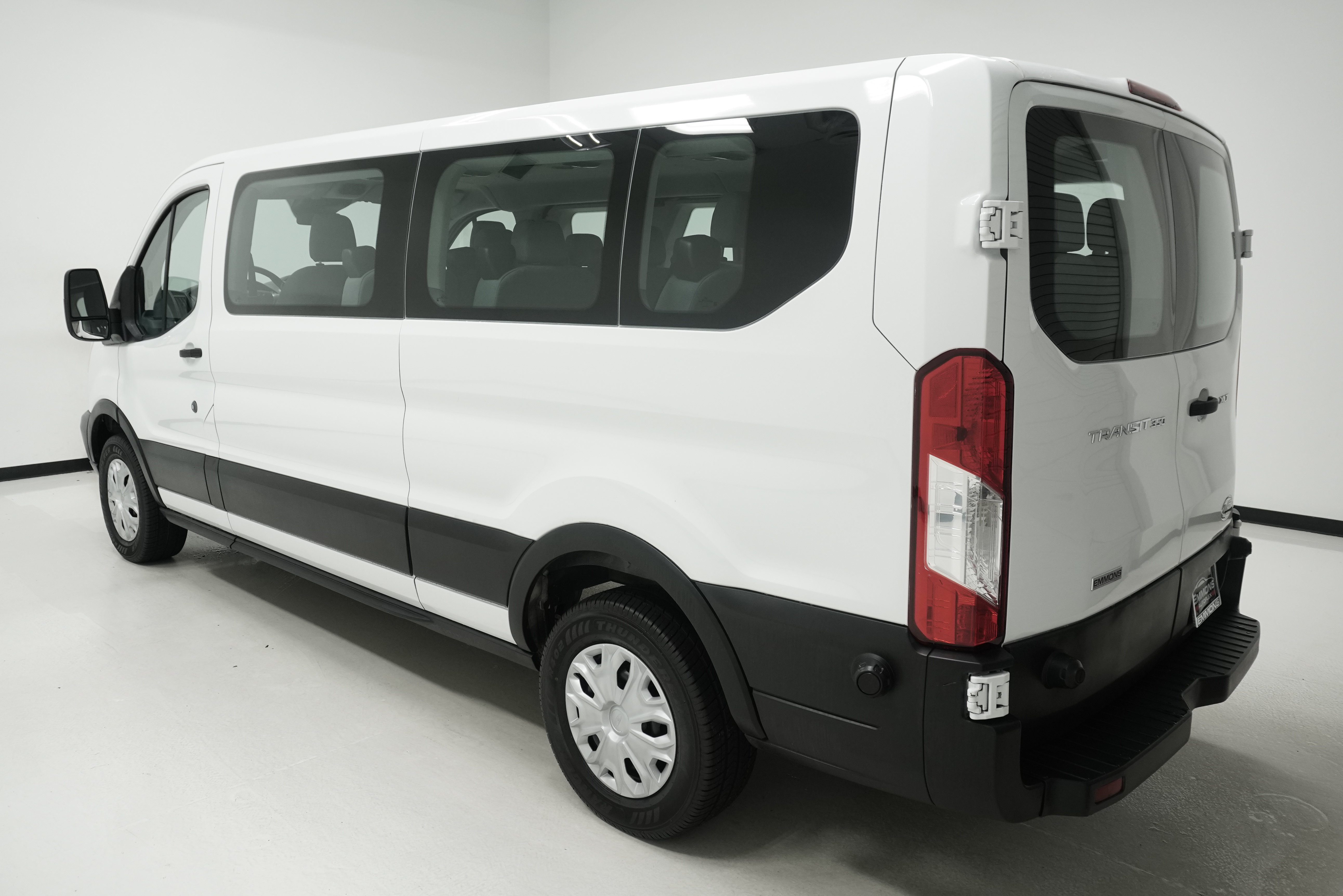 Used 2015 Ford Transit 350 XLT RWD image 4