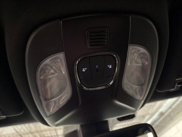 Used 2025 Jeep Compass Trailhawk AWD/4WD image 26