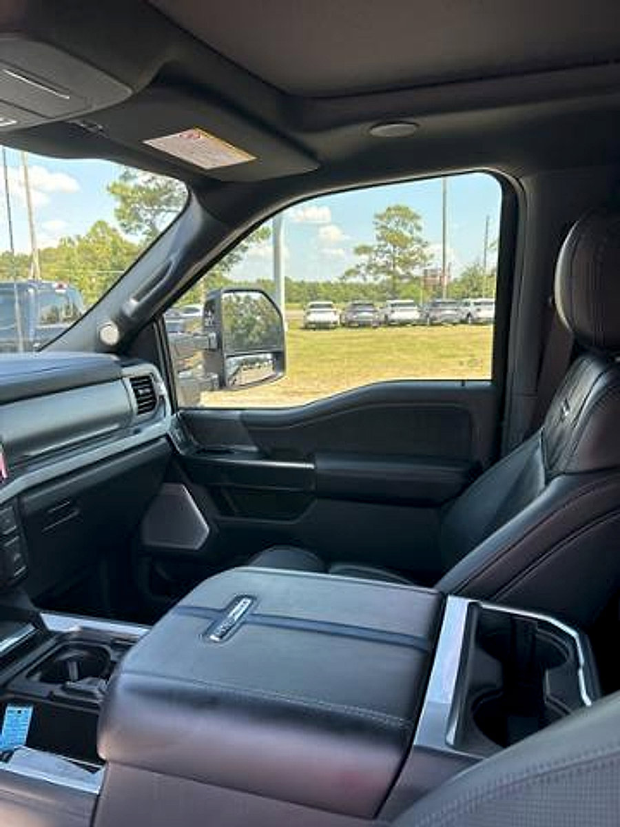 Used 2025 Ford F250 Platinum image 19