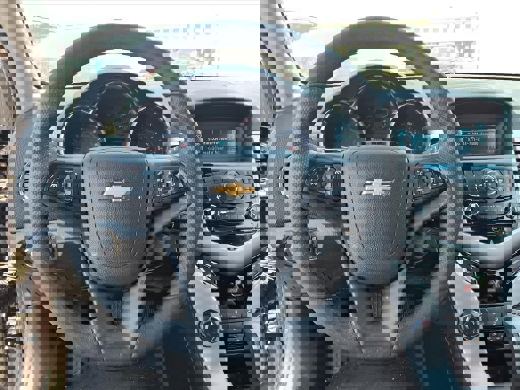 Used 2015 Chevrolet Cruze LT image 14