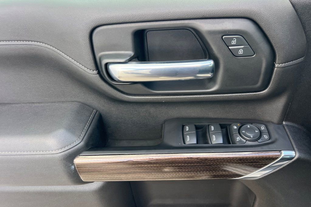 Used 2022 Chevrolet Silverado 2500 LT w/ Convenience Package image 8
