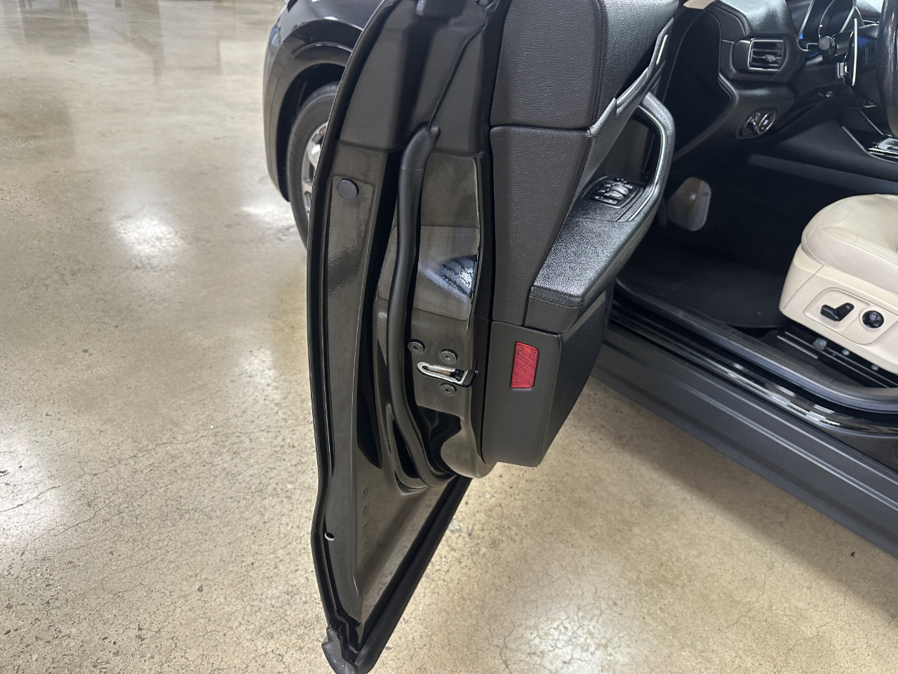 Used 2020 Maserati Levante S image 43