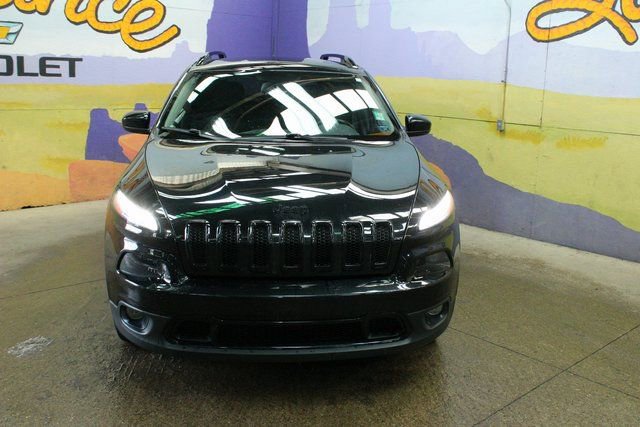 Used 2016 Jeep Cherokee Latitude w/ Cold Weather Group FWD image 6