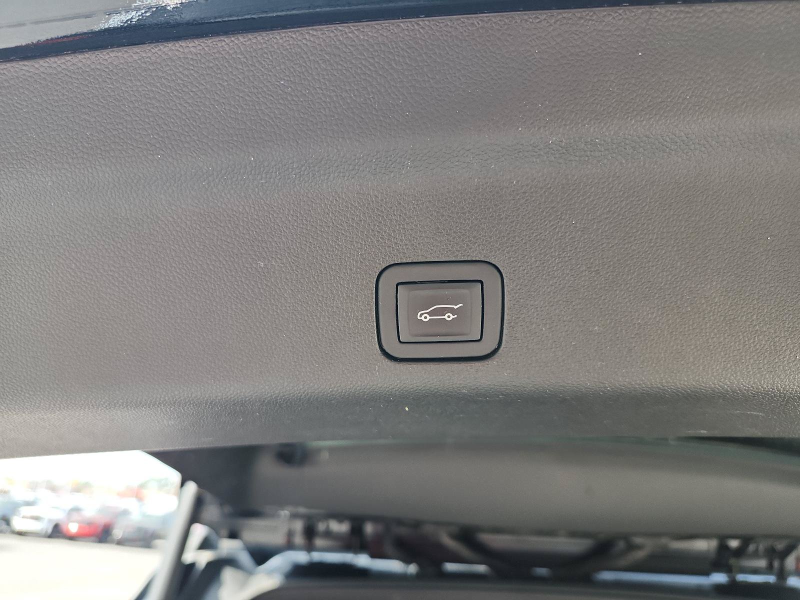 Certified 2025 GMC Yukon Elevation w/ LPO, Yukon Black Package AWD/4WD image 11