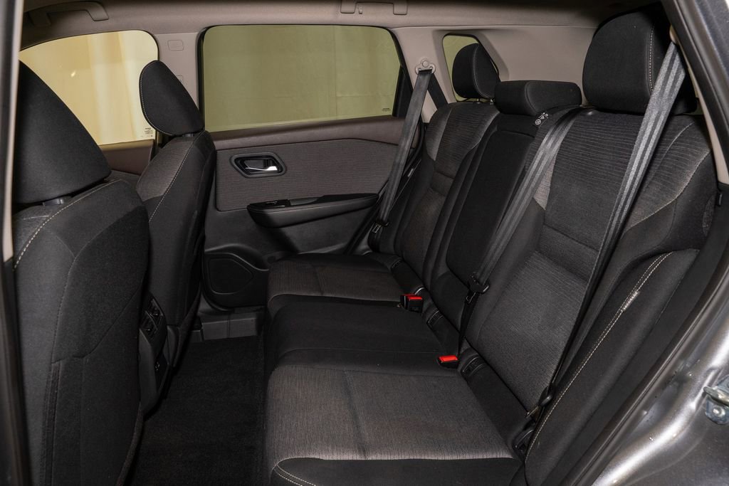 Used 2023 Nissan Rogue SV image 8