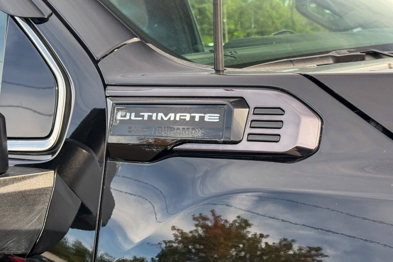 Used 2025 GMC Sierra 3500 Denali Ultimate AWD/4WD image 12