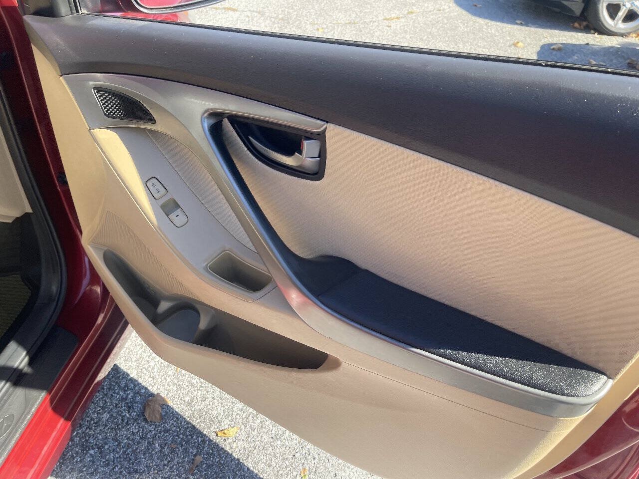 Used 2013 Hyundai Elantra GLS w/ Preferred Pkg FWD image 21