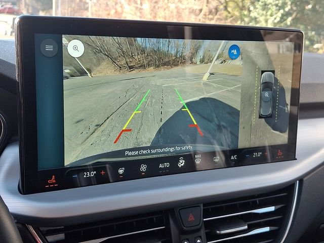 Used 2024 Ford Escape Platinum image 18