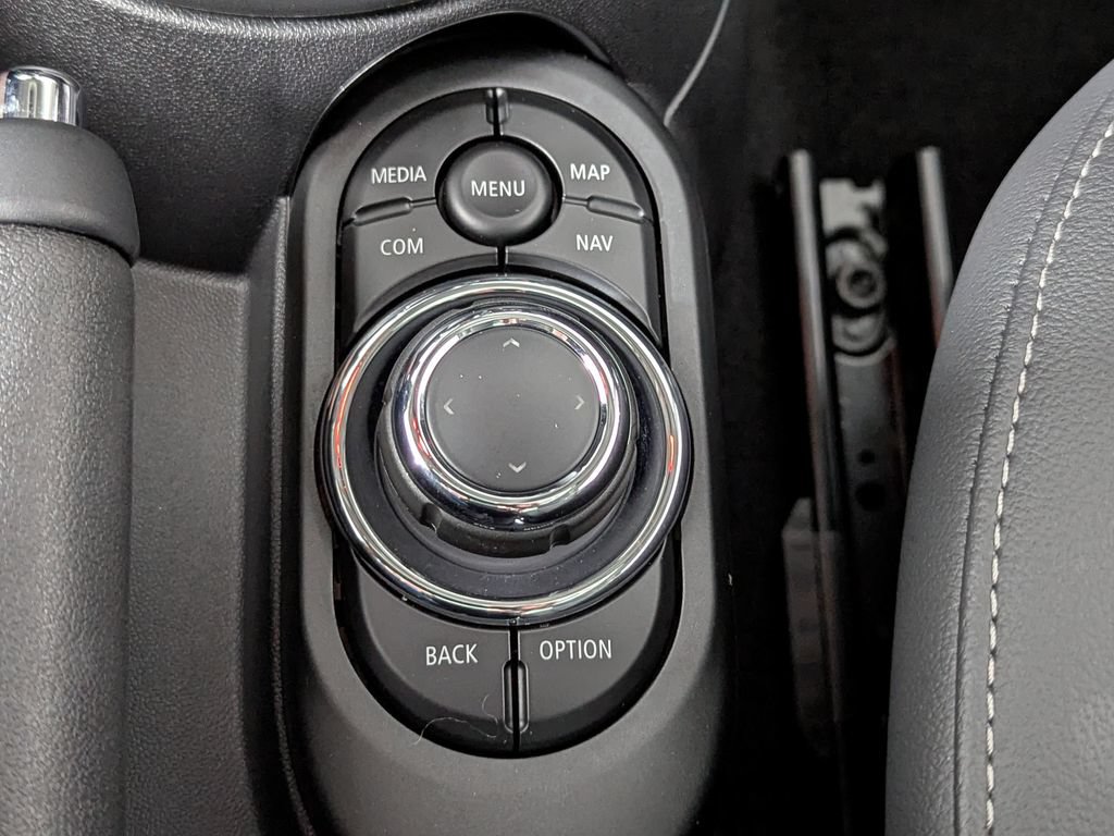 Used 2022 MINI Cooper 4-Door Hardtop FWD image 35